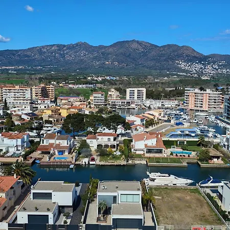 Seaview Heights In Apartment